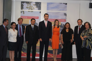 De izquierda a derecha: Juan Pablo de Laiglesia , secretario de Estado para Iberoamérica; José Javier Gómez Llera, embajador de España en El Salvador, junto a su esposa; Hugo Martínez Bonilla, nuevo ministro de Relaciones Exteriores de El Salvador; los Príncipes de Asturias; Marisol Argueta, ex canciller de El Salvador; Juan Pita, coordinador general de la OTC; y Elena Madrazo, directora de la AECID.