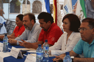 Presidieron el acto: Senovia González, representante de la ADESCO; Ignacio Nicolau, coordinador de la Cooperación Española en El Salvador; Rudy Wilman Rivas, alcalde de Chirilagua; Carolina Ávalos, presidenta del FISDL; Joaquín Rivas, director de la Agencia Andaluza de Cooperación Internacional al Desarrollo (AACID) 