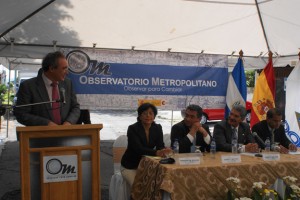 El coordinador general de la Cooperación Española, Juan Pita; la directora ejecutiva de OPAMSS, Margarita Minero; el ministro de Seguridad, Manuel Melgar; el coordinador general del COAMSS, Norman Quijano; y el miembro del COAMSS, Óscar Ortiz. 