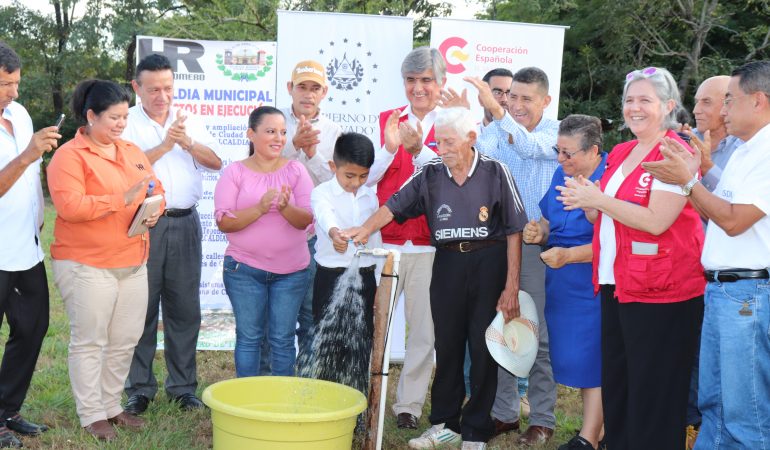 71 familias beneficiadas con proyecto de agua y saneamiento del FCAS en Amapala